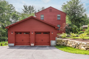 Auburn, NH Garage and Breezeway