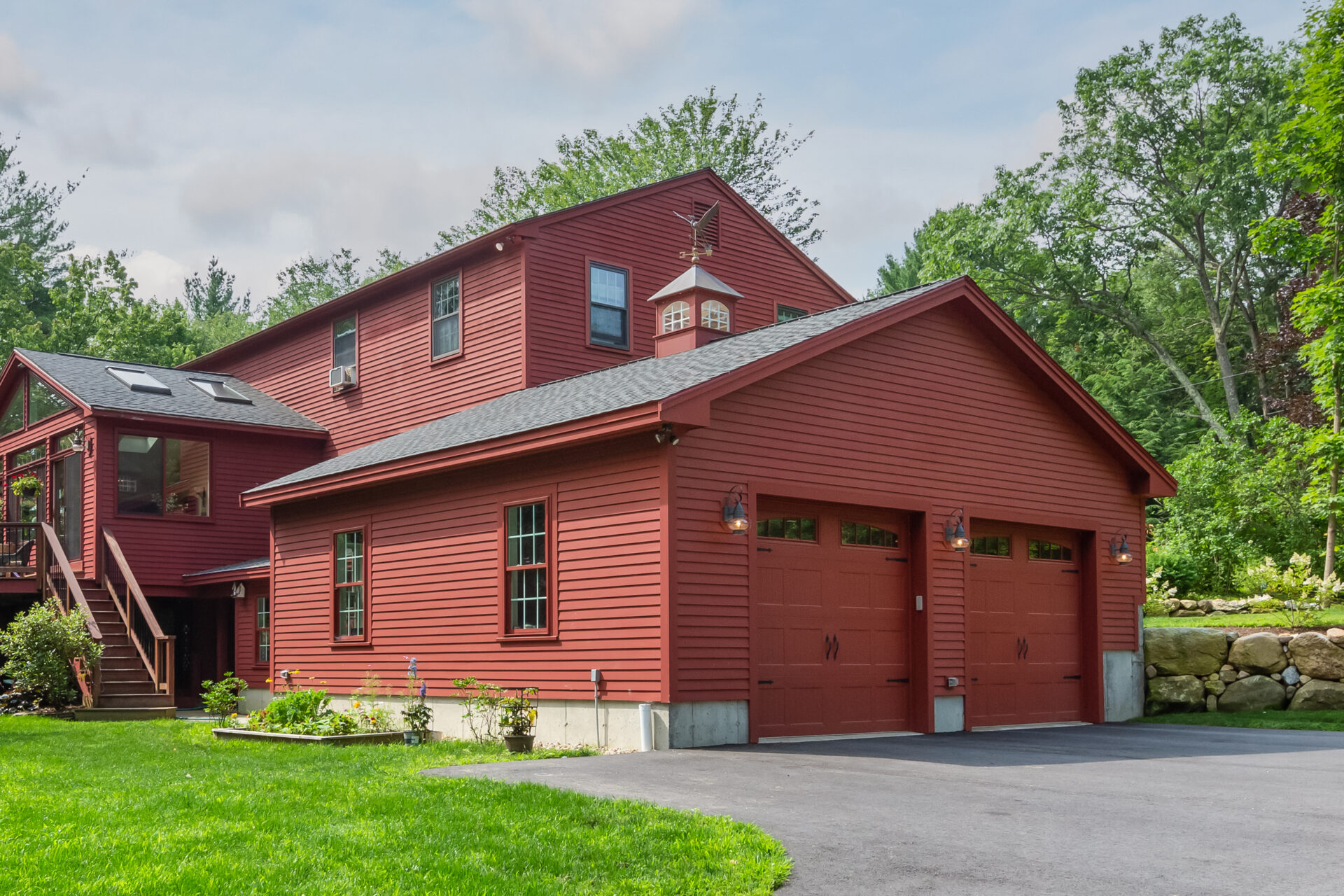 Auburn, NH Garage and Breezeway